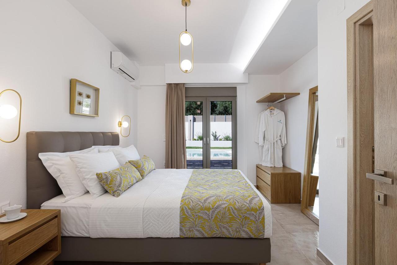 Koin Villa Sunset, With Heated Pool & Whirlpool, By Thinkvilla Perama  エクステリア 写真